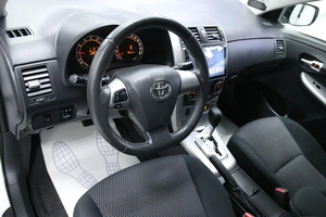 Седан Toyota Corolla 2011 года, 1098000 рублей, Солонцы