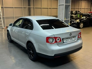 Седан Volkswagen Jetta 2008 года, 597000 рублей, Красноярск