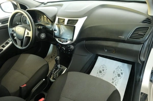 Седан Hyundai Solaris 2011 года, 879000 рублей, Омск