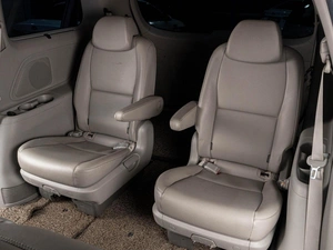 Минивэн Kia Carnival 2019 года, 2996000 рублей, Тюмень