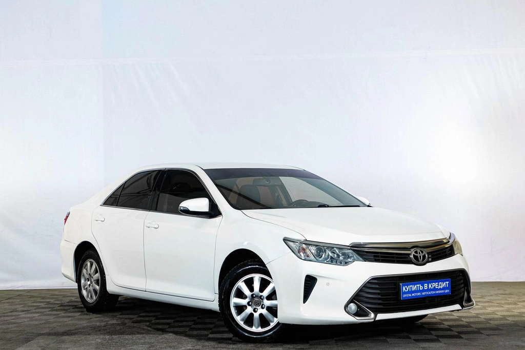 Седан Toyota Camry 2015 года, 1649000 рублей, Тюмень