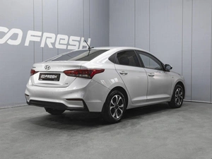 Седан Hyundai Solaris 2017 года, 1116000 рублей, Омск
