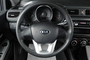 Хетчбэк Kia Rio 2013 года, 999000 рублей, Тюмень