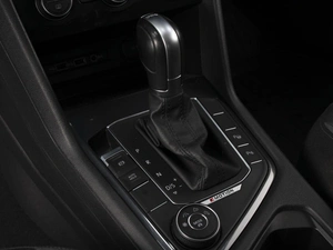 Внедорожник Volkswagen Tiguan 2018 года, 3390000 рублей, Омск