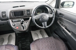 Минивэн Toyota Wish 2004 года, 849000 рублей, Красноярск