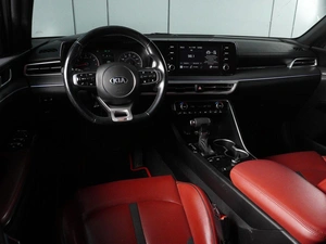 Седан Kia K5 2021 года, 2319000 рублей, Красный Пахарь