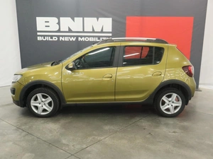 Хэтчбек Renault Sandero 2016 года, 950000 рублей, Курск