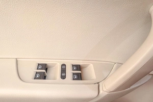 Внедорожник Volkswagen Touareg 2011 года, 1459000 рублей, Челябинск