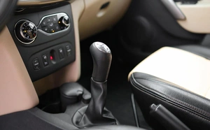 Седан Renault Logan 2015 года, 990000 рублей, Орёл