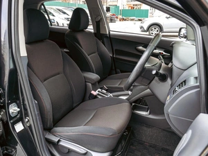 Хетчбэк Toyota Auris 2011 года, 860000 рублей, Краснодар