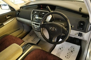 Универсал Toyota Opa 2003 года, 599000 рублей, Омск