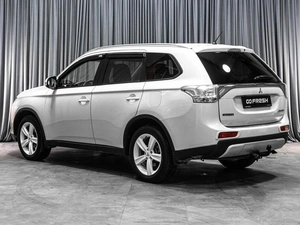 Внедорожник Mitsubishi Outlander 2014 года, 1499000 рублей, Тюмень
