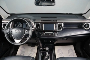 Внедорожник Toyota RAV4 2017 года, 2659000 рублей, Тюмень