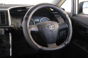 Минивэн Toyota Wish 2009 года, 1379000 рублей, Омск