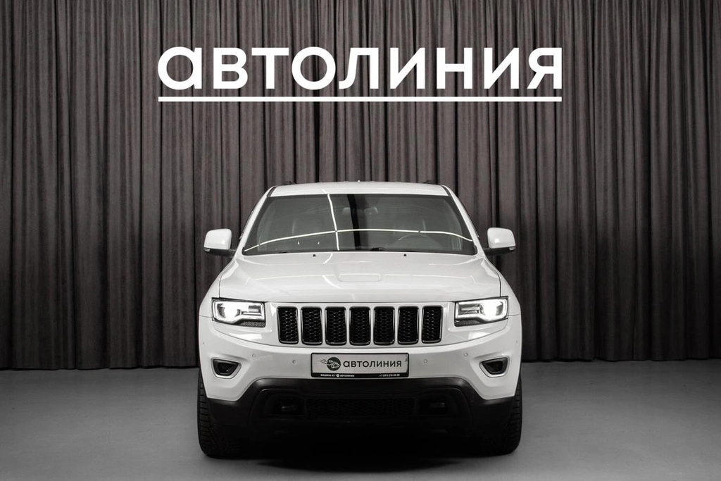 Внедорожник Jeep Grand Cherokee 2013 года, 1980000 рублей, Ачинск