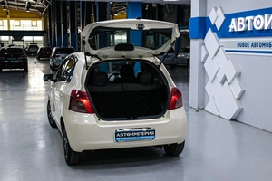 Хетчбэк Toyota Vitz 2006 года, 578000 рублей, Солонцы