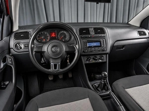 Седан Volkswagen Polo 2014 года, 899000 рублей, Тюмень