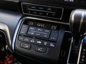 Минивэн Honda Stepwgn Spada 2018 года, 2250000 рублей, Большой Сочи