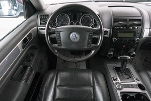 Внедорожник Volkswagen Touareg 2006 года, 899000 рублей, Красноярск