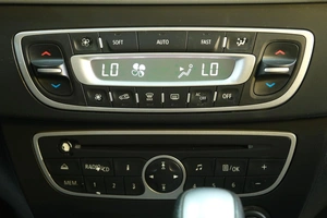 Седан Renault Fluence 2011 года, 659000 рублей, Омск