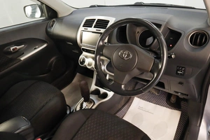 Хетчбэк Toyota Ist 2009 года, 849000 рублей, Челябинск