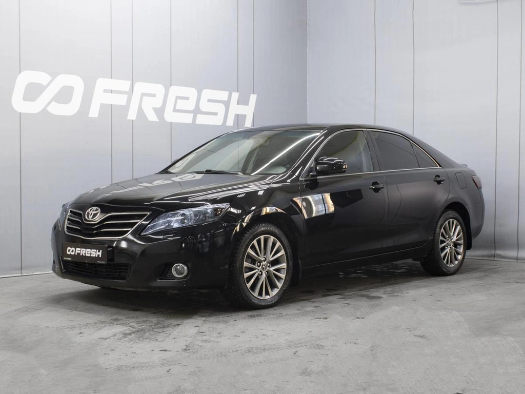 Седан Toyota Camry 2010 года, 1690000 рублей, Омск