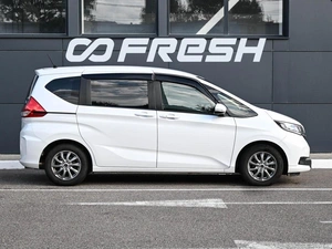Минивэн Honda Freed 2019 года, 1764000 рублей, Кирилловка