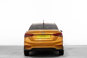 Седан Hyundai Solaris 2018 года, 1359000 рублей, Барнаул
