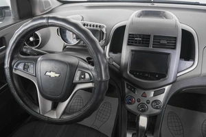 Седан Chevrolet Aveo 2013 года, 649000 рублей, Кемерово