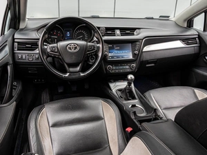 Седан Toyota Avensis 2015 года, 1695000 рублей, Краснодар