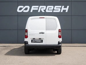 Фургон Peugeot Partner 2017 года, 930000 рублей, Краснодар