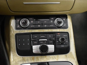 Седан Audi A8 2011 года, 1569900 рублей, Казань