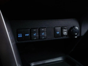 Внедорожник Toyota RAV4 2017 года, 2429000 рублей, Тюмень