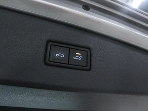 Внедорожник Volkswagen Tiguan 2020 года, 3000000 рублей, Красноярск