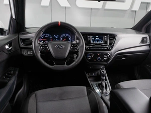 Седан Hyundai Solaris 2021 года, 1599000 рублей, Тюмень
