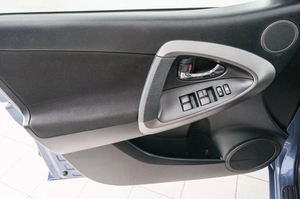 Внедорожник Toyota RAV4 2012 года, 1789000 рублей, Красноярск