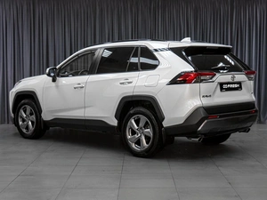 Внедорожник Toyota RAV4 2021 года, 3449000 рублей, Тюмень
