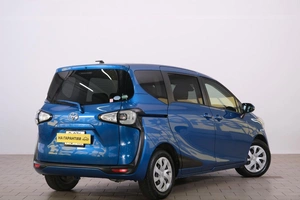 Минивэн Toyota Sienta 2015 года, 1299000 рублей, Омск