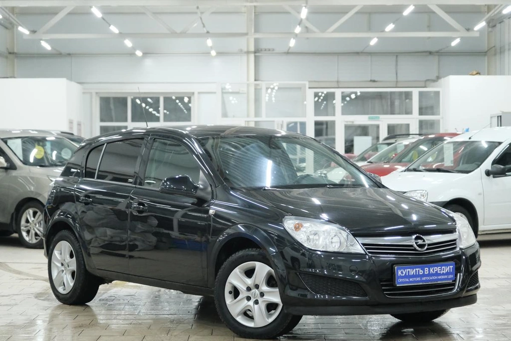 Хетчбэк Opel Astra 2014 года, 649000 рублей, Омск