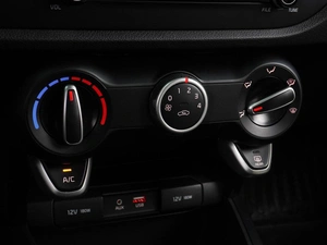 Хетчбэк Kia Rio X-Line 2018 года, 1449000 рублей, Воронеж