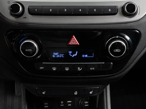 Седан Hyundai Solaris 2017 года, 1390000 рублей, Тюмень