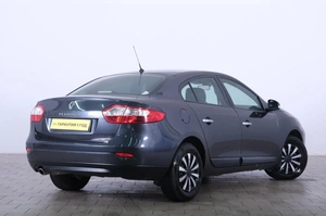 Седан Renault Fluence 2010 года, 849000 рублей, Омск