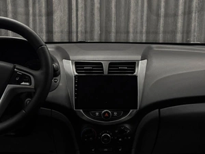 Седан Hyundai Solaris 2015 года, 945000 рублей, Красноярск