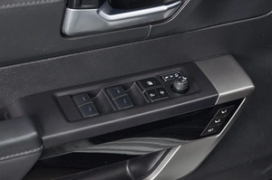 Внедорожник Toyota Sequoia 2023 года, 10000000 рублей, Красноярск