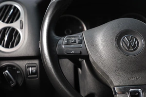 Внедорожник Volkswagen Tiguan 2011 года, 1309000 рублей, Новосибирск