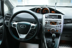 Минивэн Toyota Verso 2010 года, 1188000 рублей, Солонцы