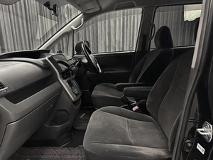 Минивэн Toyota Noah 2007 года, 1100000 рублей, Красноярск