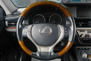 Седан Lexus ES 2012 года, 2149000 рублей, Тюмень