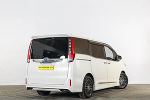 Минивэн Toyota Noah 2014 года, 1669000 рублей, Тюмень