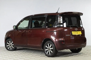 Минивэн Toyota Sienta 2014 года, 819000 рублей, Челябинск